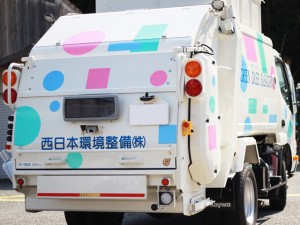 ゴミ収集車